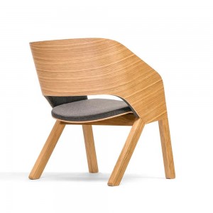 Butaca Lounge Merano de Ton. Sillones de restaurante, para interiores.