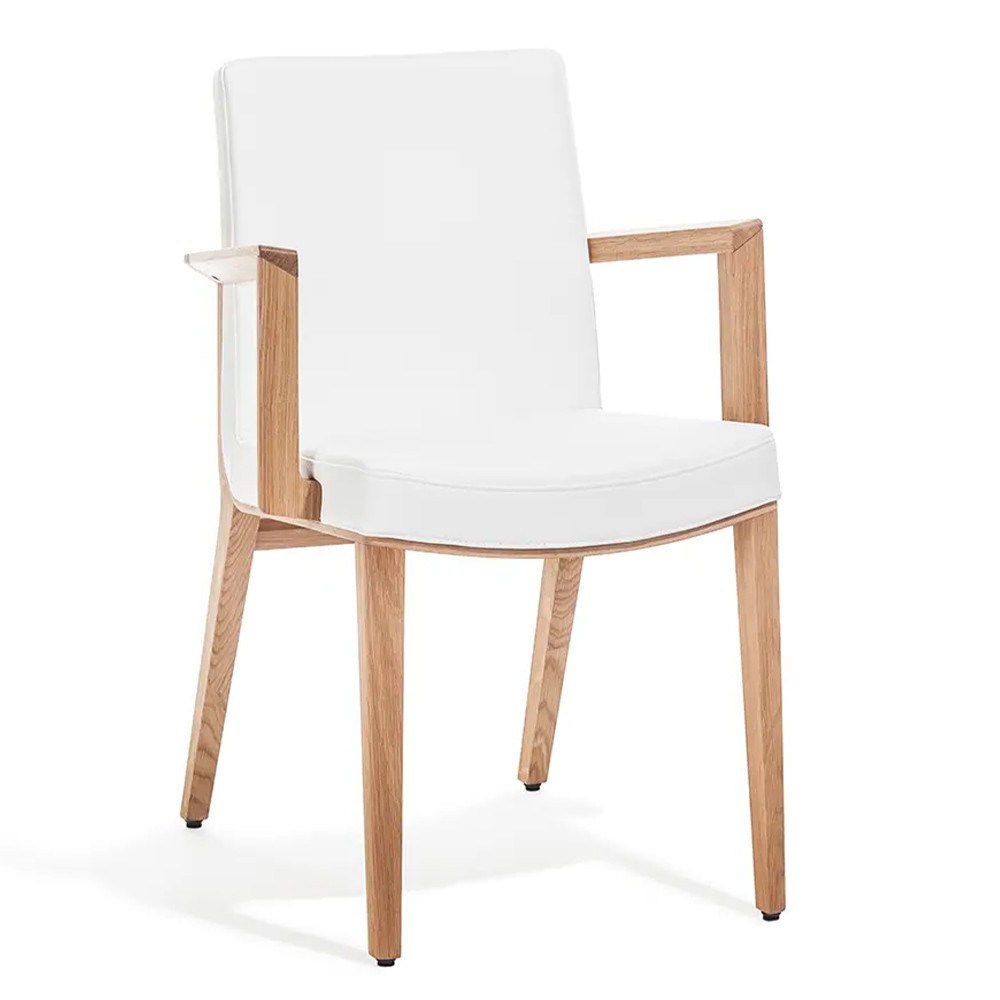 Sillón Moritz de Ton. Sillones de comedor, para inumerables interiores.