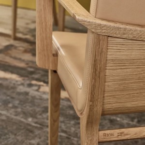 Sillón Moritz de Ton. Sillones de comedor, para inumerables interiores.