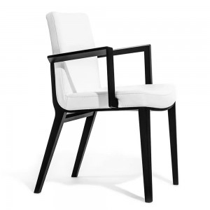 Sillón Moritz de Ton. Sillones de comedor, para inumerables interiores.