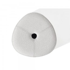 Taburete P.O.V tapizado de Ton. Taburetes de comedor, para interiores.