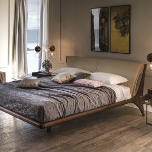 Cama Nelson de Cattelan Italia. Cama con estructura en madera de nogal o fresno.