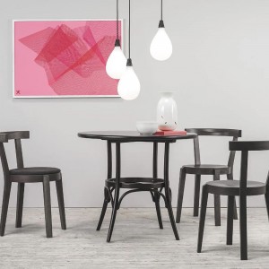 Silla Punton madera de Ton. Sillas de restaurante, de inumerables interiores.