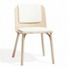 Silla Split tapizada de Ton. Sillas de comedor, para variados interiores.