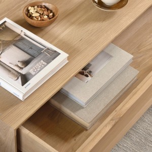 Mesa centro Nordic de Ethnicraft. Muebles modernos para salón y contract.