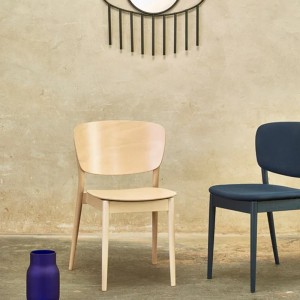 Silla Valencia madera de Ton. Sillas de restaurante, para varios interiores.