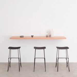 Taburete Endless de Desalto. Sillas y taburetes oiginales para interiores.