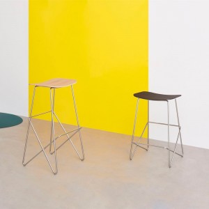 Taburete Endless de Desalto. Sillas y taburetes oiginales para interiores.