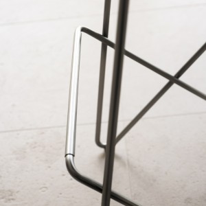 Taburete Endless de Desalto. Sillas y taburetes oiginales para interiores.