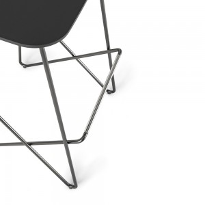 Taburete Endless de Desalto. Sillas y taburetes oiginales para interiores.