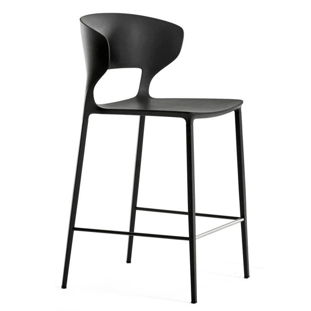 Taburete Koki de Desalto. Taburetes de diseño italiano para salón y terraza.