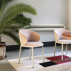 Silla Mun Tejido de Desalto. Sillas tapizadas. Muebles de diseño italiano.