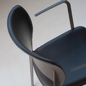 Sillón Ply Cuero Desalto