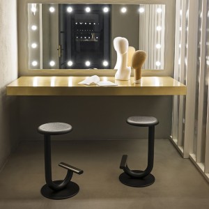 Taburete alto Strong Desalto. Muebles originales para salones. Diseño italiano.