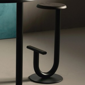 Taburete alto Strong Desalto. Muebles originales para salones. Diseño italiano.
