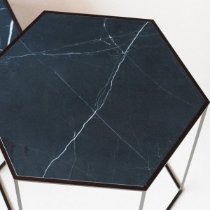 Mesa Auxiliar Hexagon Cerámica Desalto. Mesita baja de diseño italiano.