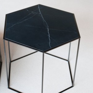 Mesa Auxiliar Hexagon Cerámica Desalto. Mesita baja de diseño italiano.