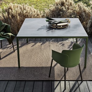 Mesa Helsinki 35 Outdoor de Desalto. Mesas modernas para el aire libre.