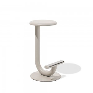 Taburete Strong Desalto para exterior. Diseño italiano de taburetes bar.