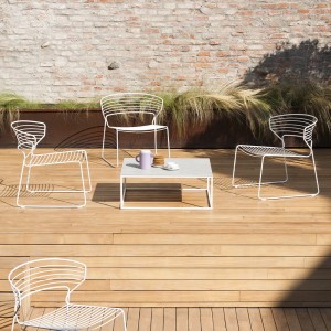 Mesa Auxiliar Helsinki 15 Outdoor Desalto. Mesa auxiliar para terraza.