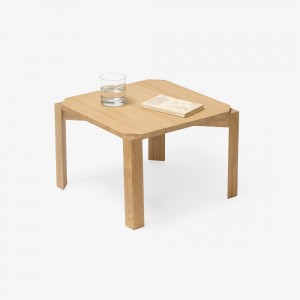 Mesa MMS 1963 de Mobles 114. Mesas auxiliares originales para interiores.