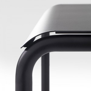 Mesa Tube cuadrada Mobles 114. Mesa moderna ideal para salón o jardín.