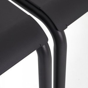 Mesa Tube cuadrada Mobles 114. Mesa moderna ideal para salón o jardín.