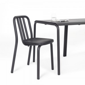 Mesa Tube cuadrada Mobles 114. Mesa moderna ideal para salón o jardín.