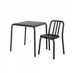 Mesa Tube cuadrada Mobles 114. Mesa moderna ideal para salón o jardín.