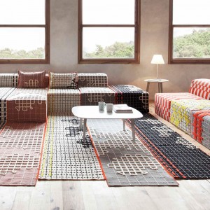 Sillón Bandas A Grey de GAN. Colección modular de diseño moderno para salón.