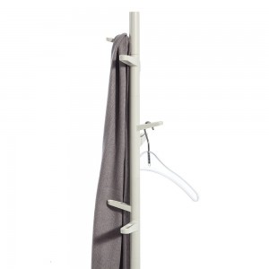 Perchero pie Taiga de Mobles 114. Diseño de complementos originales para salón.