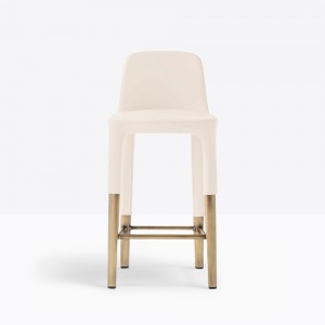 Taburete Ester de Pedrali. Taburetes modernos para restaurantes y hoteles.