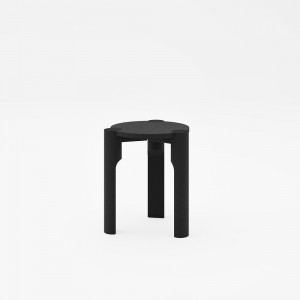 Taburete bajo Domus de Omelette ed. Tabuete ideal para ambientes interiores.