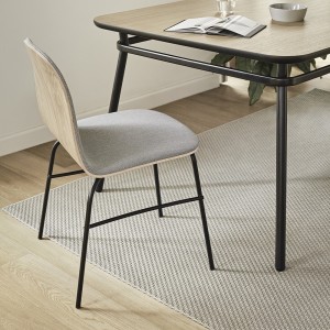 Silla Terra metal Tapizada Omelette ed. Silla comedor ideal para interiores.