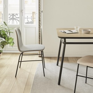 Silla Terra metal Tapizada Omelette ed. Silla comedor ideal para interiores.
