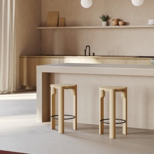 Taburete alto Domus Omelette ed. Tabuete ideal para ambientes interiores.