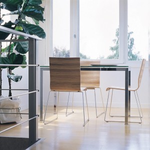 Silla Kuadra 1331/1328 de Pedrali. Sillas de diseño. Sillas de madera contrachapada.
