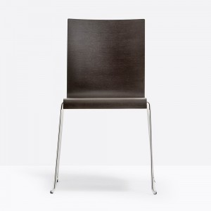 Silla Kuadra 1331/1328 de Pedrali. Sillas de diseño. Sillas de madera contrachapada.