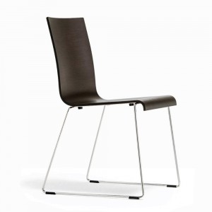 Silla Kuadra 1331/1328 de Pedrali. Sillas de diseño. Sillas de madera contrachapada.