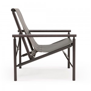 Butaca Ease de Amura. Butacas elegantes y contemporáneas. Muebles modernos italianos.