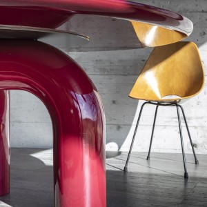 Mesa ovalada Elephante para salón de Mogg. Mesas de diseño original y auténtico.