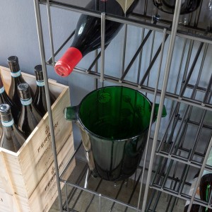 Botellero Metrica de Mogg. Botelleros modernos e innovadores para salones.