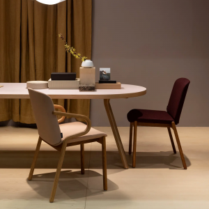 Amstelle sillón de madera Swedese. Elegante y moderno. Gran variedad de combinaciones disponibles