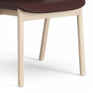 Amstelle sillón de madera Swedese. Elegante y moderno. Gran variedad de combinaciones disponibles