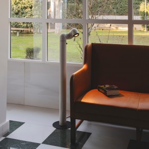 Lámpara de pie Tatu Alta SantaCole