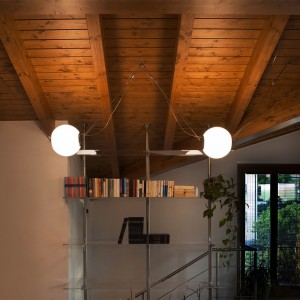 Lámpara de suspensión de vidrio para interiores y exteriores Perla de Lumina.
