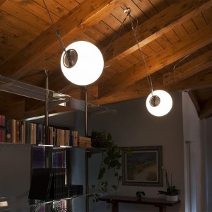 Lámpara de suspensión de vidrio para interiores y exteriores Perla de Lumina.