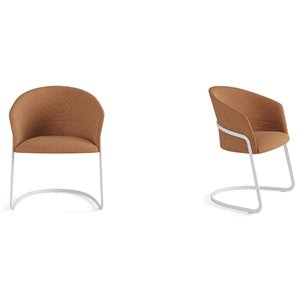 Sillón Copa base cantilever Viccarbe