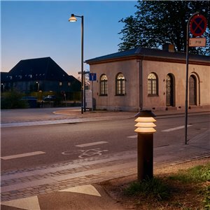 Lámpara pie Bysted Garden Louis Poulsen