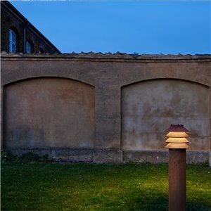 Lámpara pie Bysted Garden Louis Poulsen